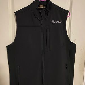 Ariat Mens vest size (Medium)